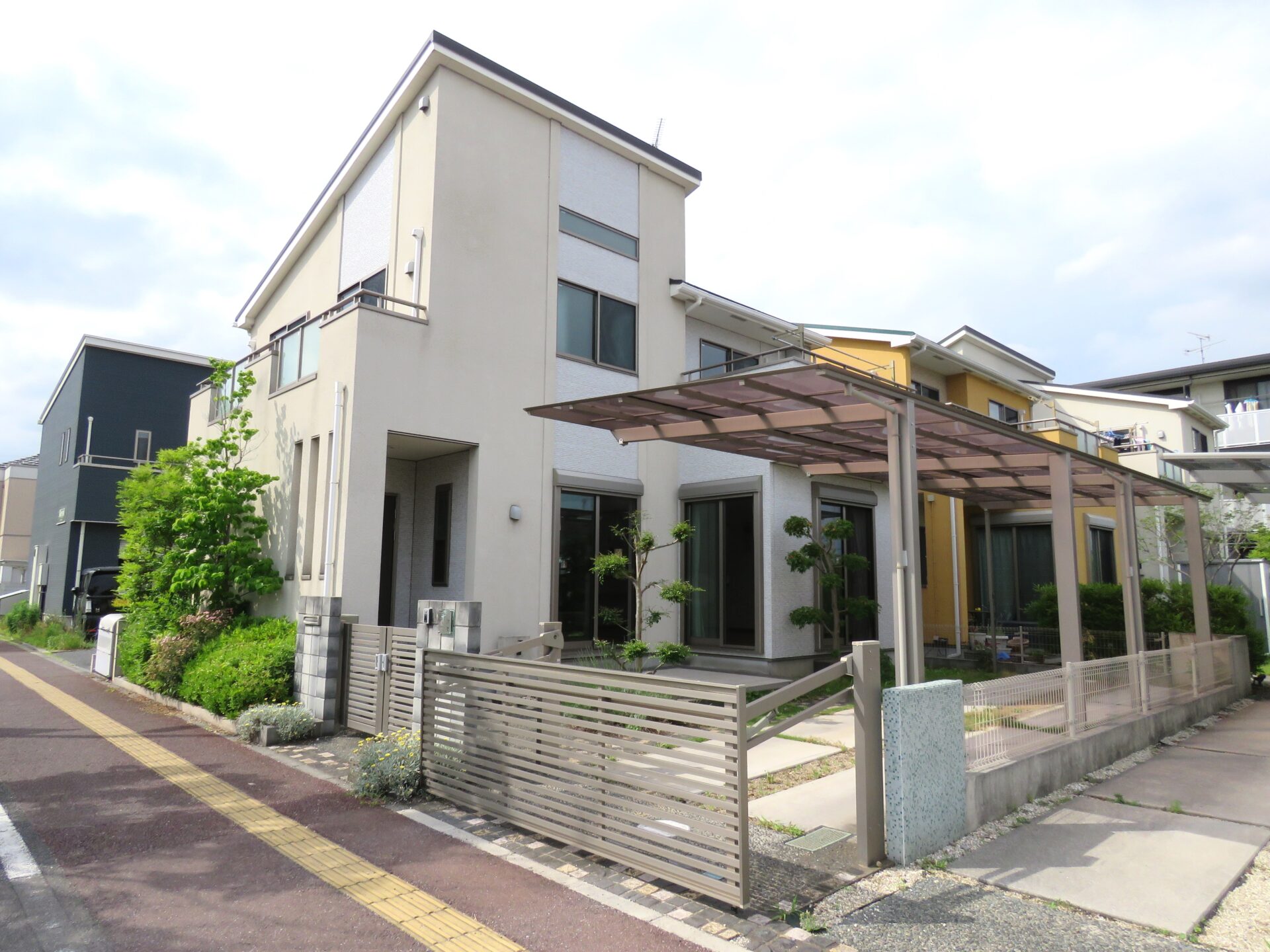 さいたま市緑区美園6丁目 / 敷地面積約45坪 / LDK床暖房 / 4LDK+納戸