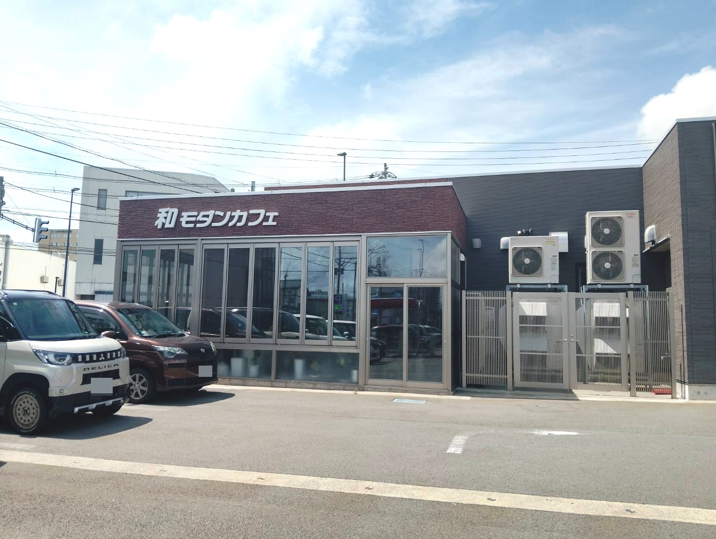 青森県五所川原市字大町 複合施設 / 26,000万円 / 満室想定利回り8％ / 敷地約625坪 / 2019年築 / 駅徒歩6分 / パーキングと月極駐車場付