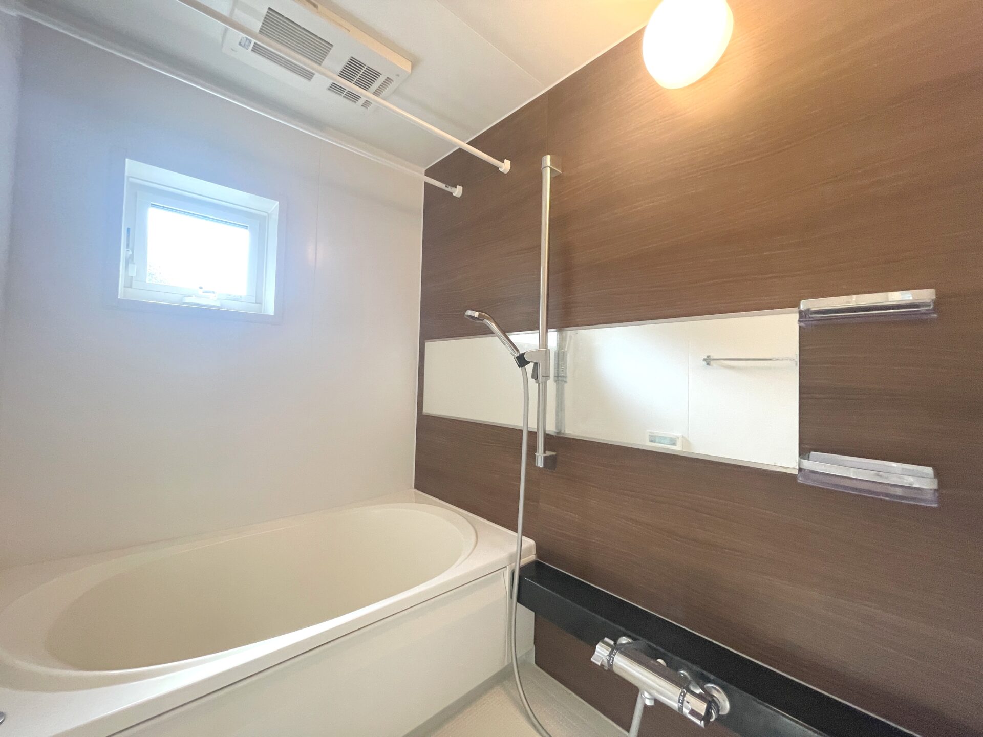 若林区中倉2丁目 戸建 / 積水ハウス施工 / 2019年築 / 収益物件 / 二世帯住宅・自己利用兼収益も可能 / 駐車場5台分