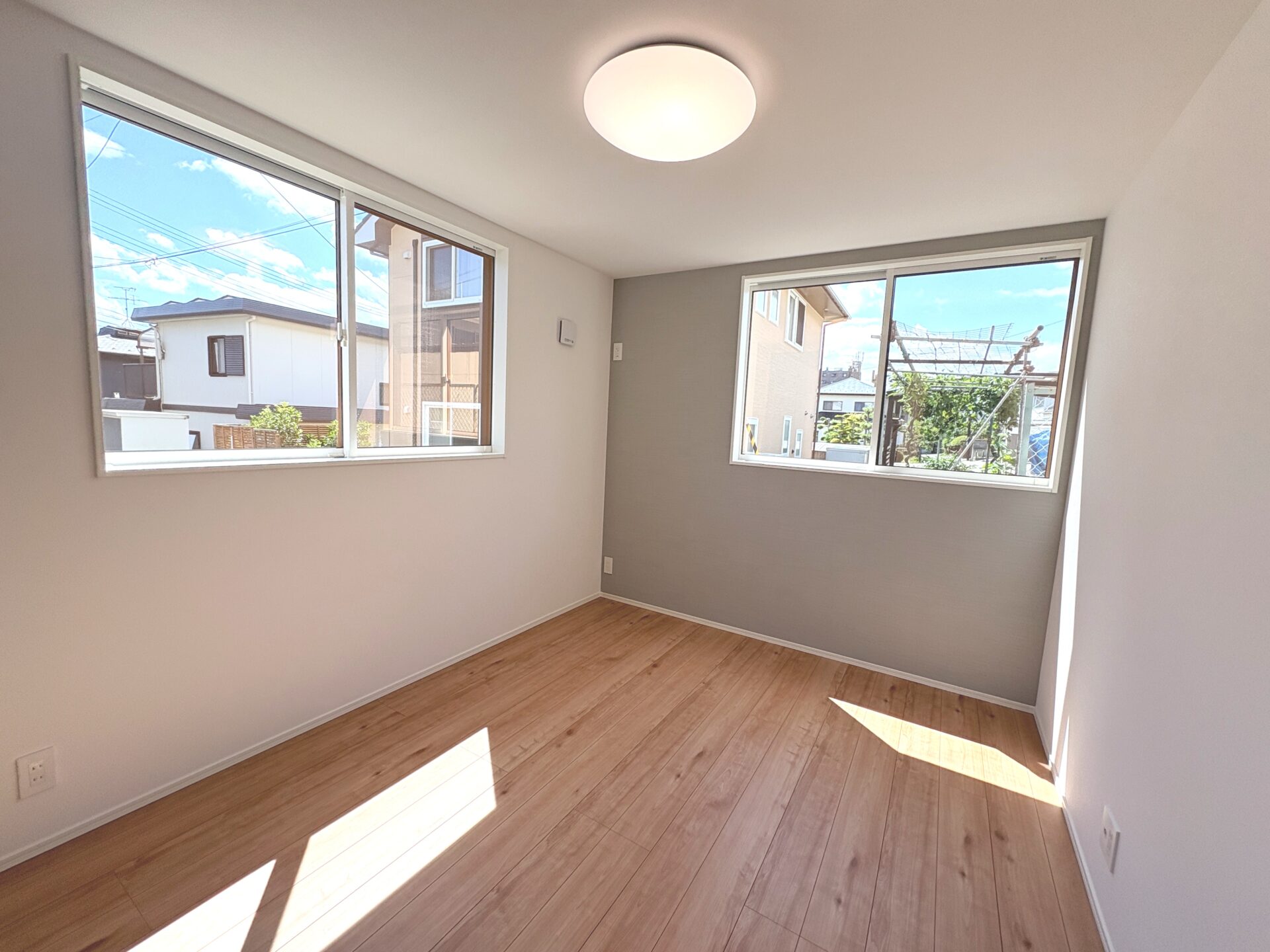 青葉区荒巻中央 新築戸建 / オール電化 / 複数駅利用可能 /  小学校徒歩7分 / 前面道路6.6ｍ
