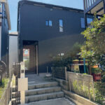 川口市戸塚鋏町 戸建 / 3,500万円 / 2022年11月築 / 小中学校徒歩10分圏内 / 前面広々8ｍ道路