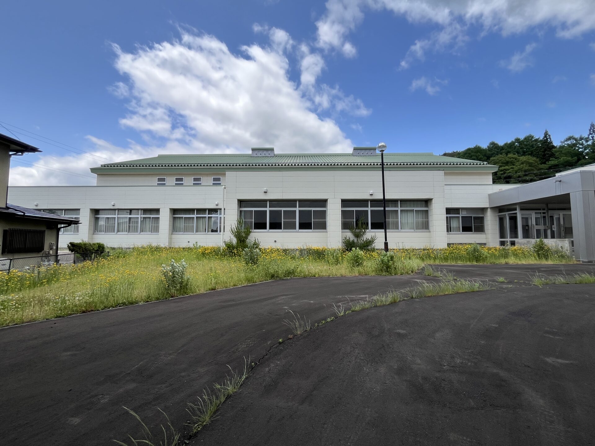 岩手県滝沢市大釜字千が窪 事業用建物 / 33,333万円  / 敷地5372坪 / 建物全4棟