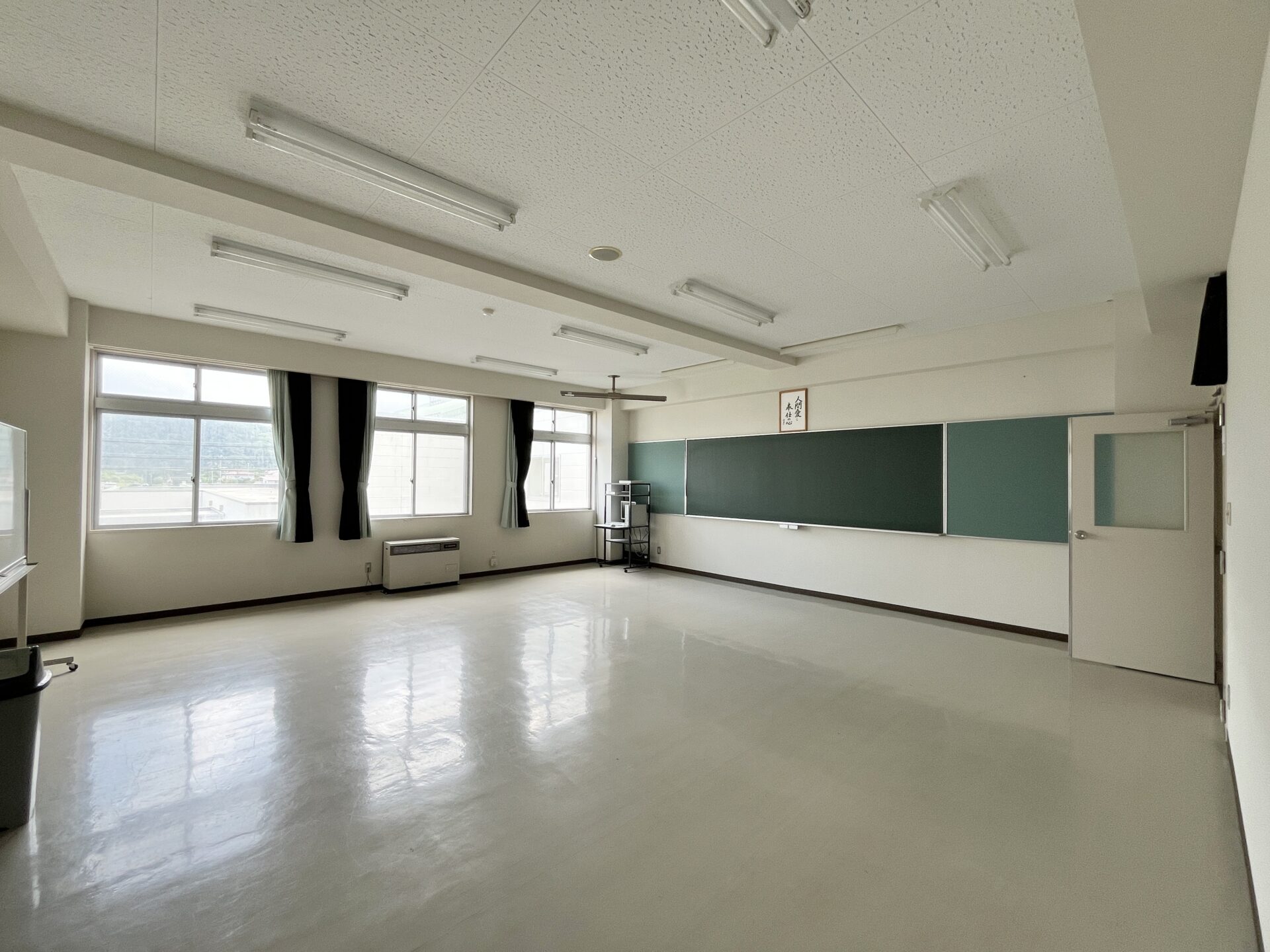岩手県滝沢市大釜字千が窪 事業用建物 / 33,333万円  / 敷地5372坪 / 建物全4棟