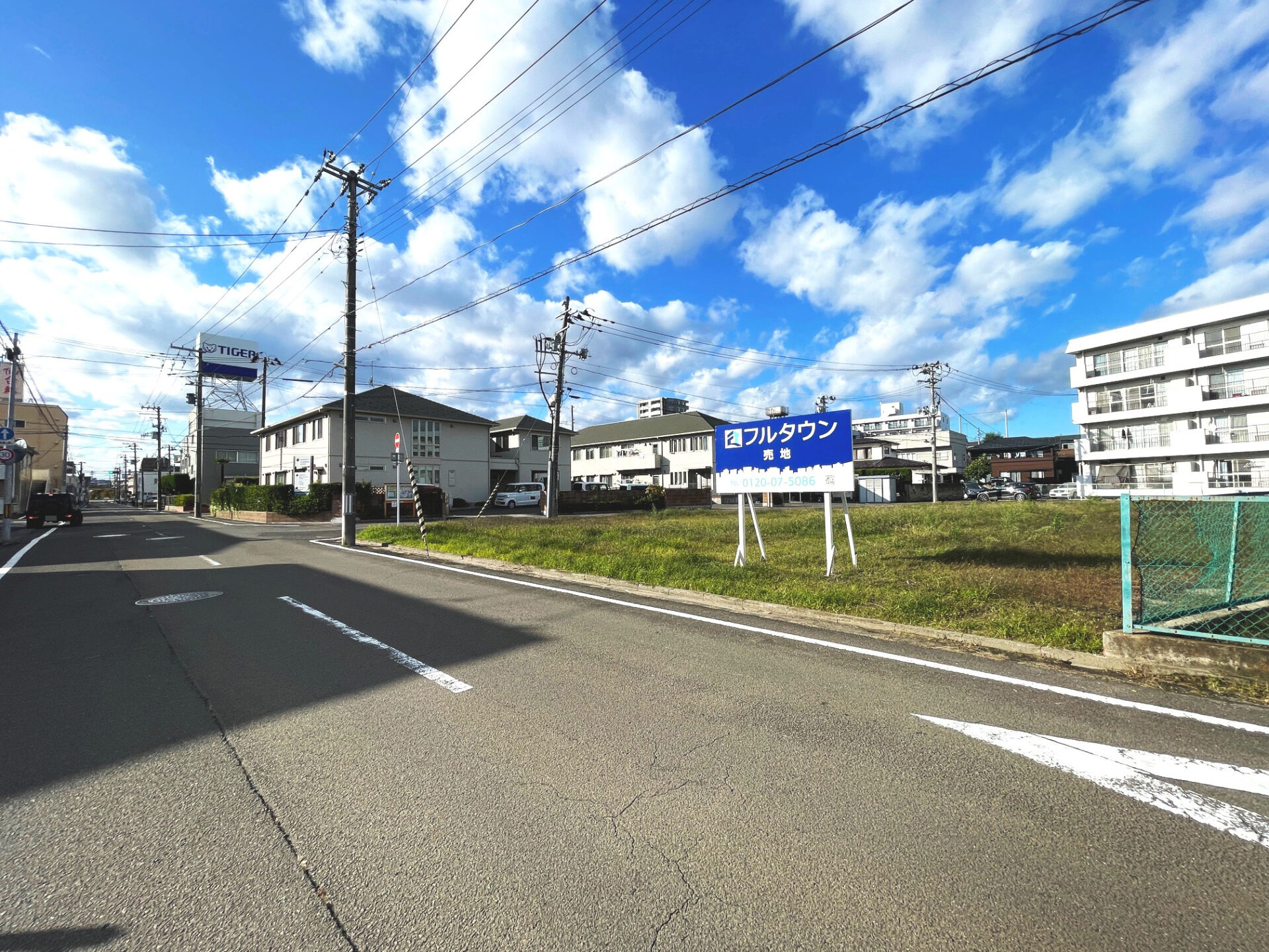宮城野区萩野町3丁目 土地(全3区画)  / 15,300万円～ / 敷地約170坪以上 / 事業用地 / 南面道路 / 整形地