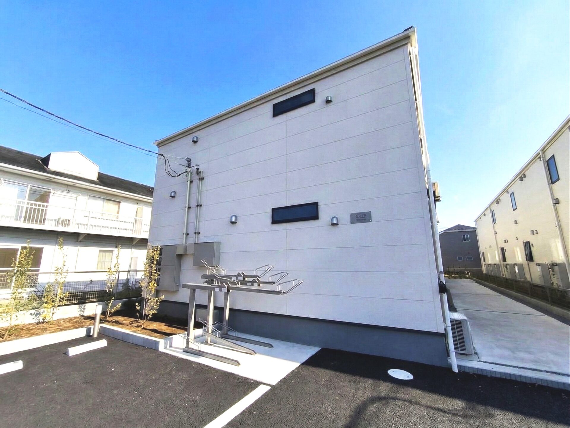 リーブルファイン三郷新和3期 全2棟 / 築浅 / 一棟売アパート / 17,230万円～ / 満室想定利回り6.7％ / 1LDK×10戸 / 駐車場5台付 / 都市ガス / 南向き