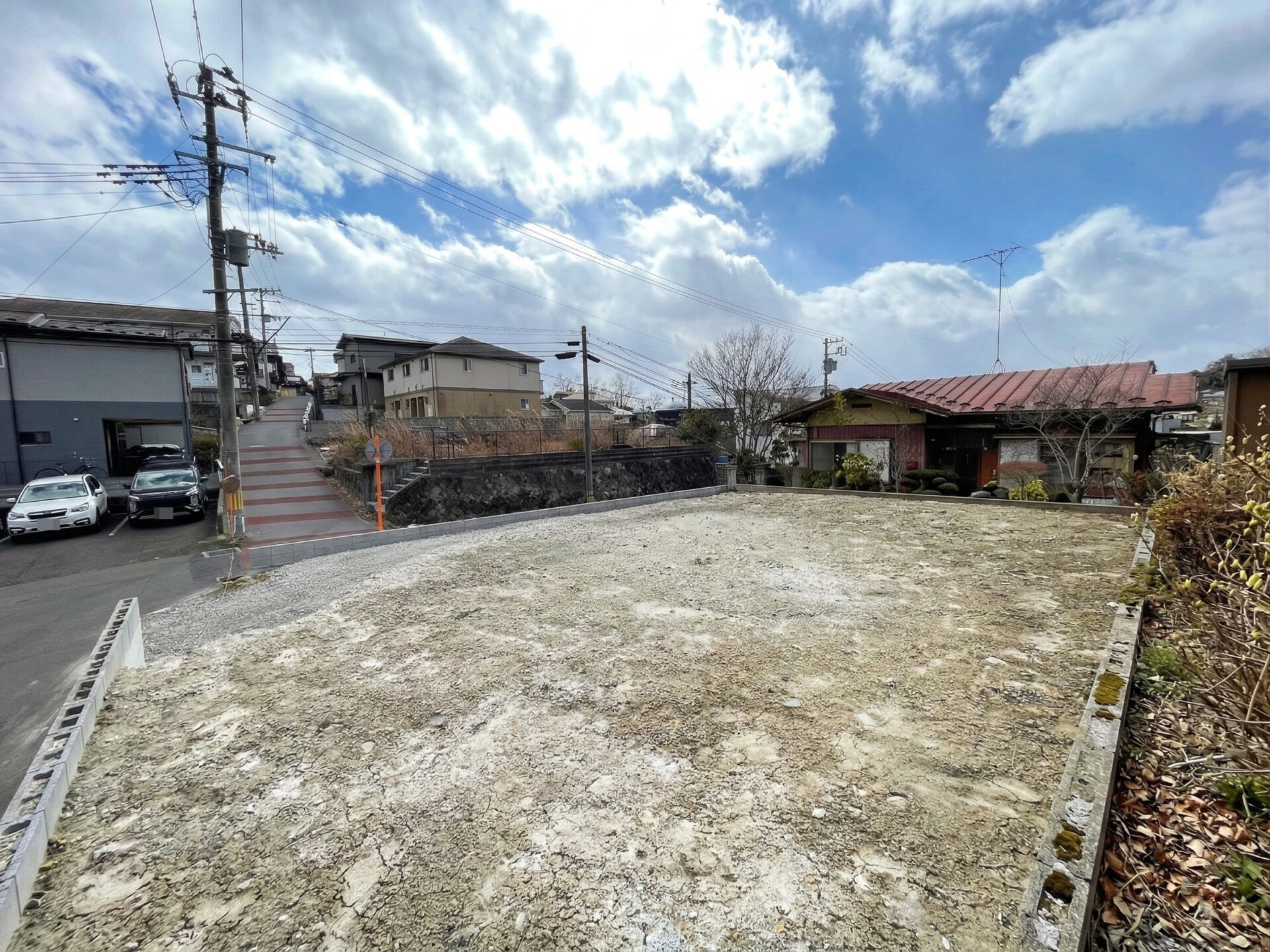 青葉区台原3丁目(全1区画) 土地 / 1,900万円 / 駅徒歩10分 / 南東角地 / 建築条件無し / 整形地 / 現況更地渡し