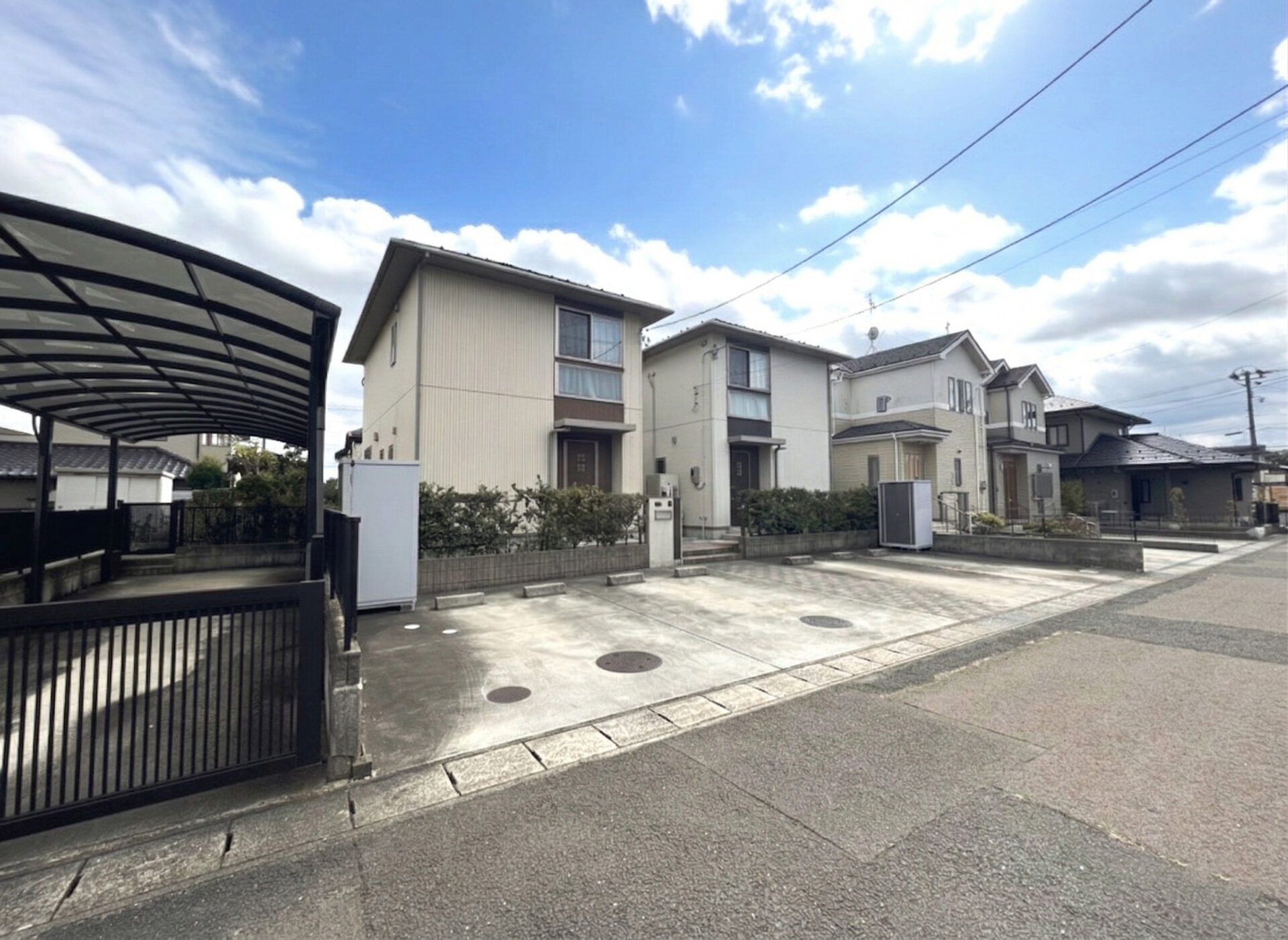 イーストヒルズ鶴ヶ谷Ⅰ・Ⅱ / オーナーチェンジ / 満室想定利回り6.40％ / 現況満室稼働 / オール電化 / 戸建2棟 / 小学校徒歩4分