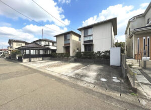 Read more about the article イーストヒルズ鶴ヶ谷Ⅰ・Ⅱ / オーナーチェンジ / 満室想定利回り6.40％ / 現況満室稼働 / オール電化 / 戸建2棟 / 小学校徒歩4分