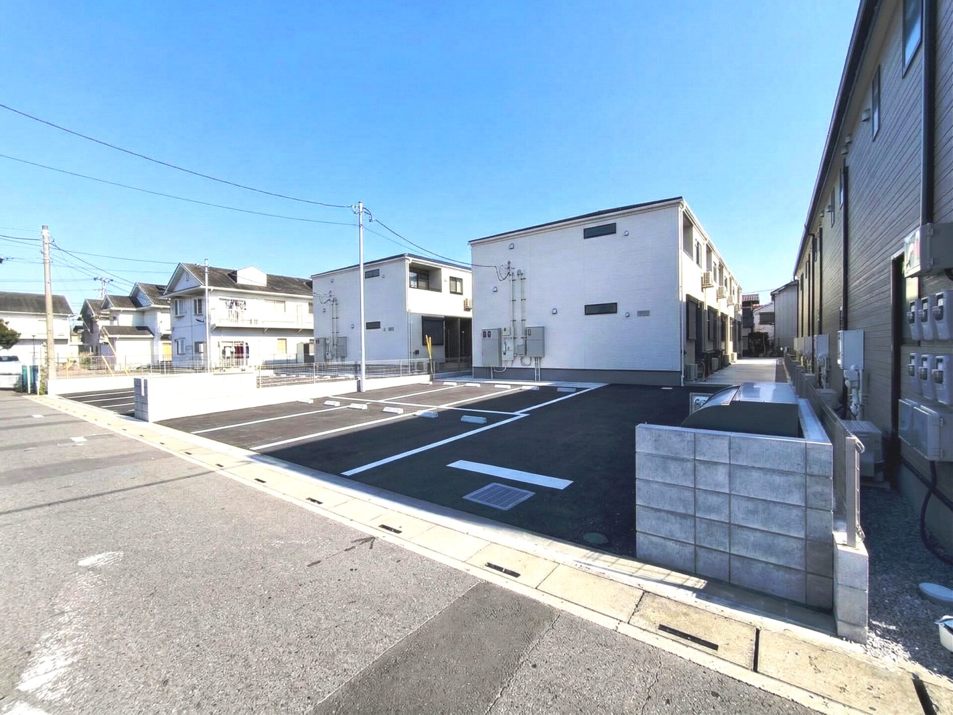 リーブルファイン三郷新和3期 全2棟 / 築浅 / 一棟売アパート / 17,230万円～ / 満室想定利回り6.7％ / 1LDK×10戸 / 駐車場5台付 / 都市ガス / 南向き