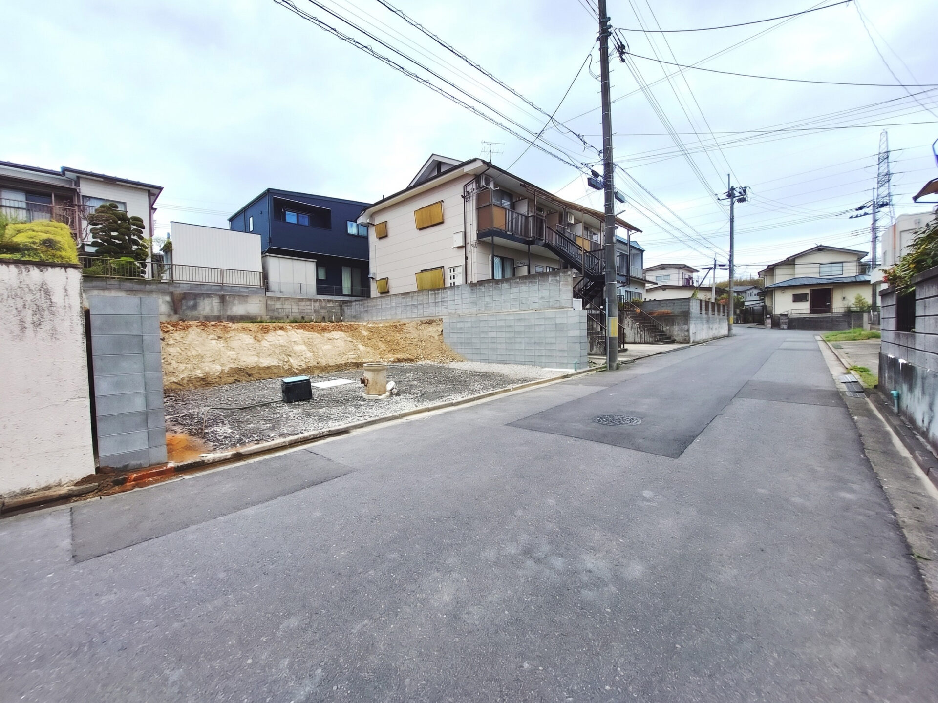 青葉区中山吉成3丁目(全1区画) 土地  / 1,190万円 / 住宅用地 / 南西道路 / 整形地 / 建築条件無し