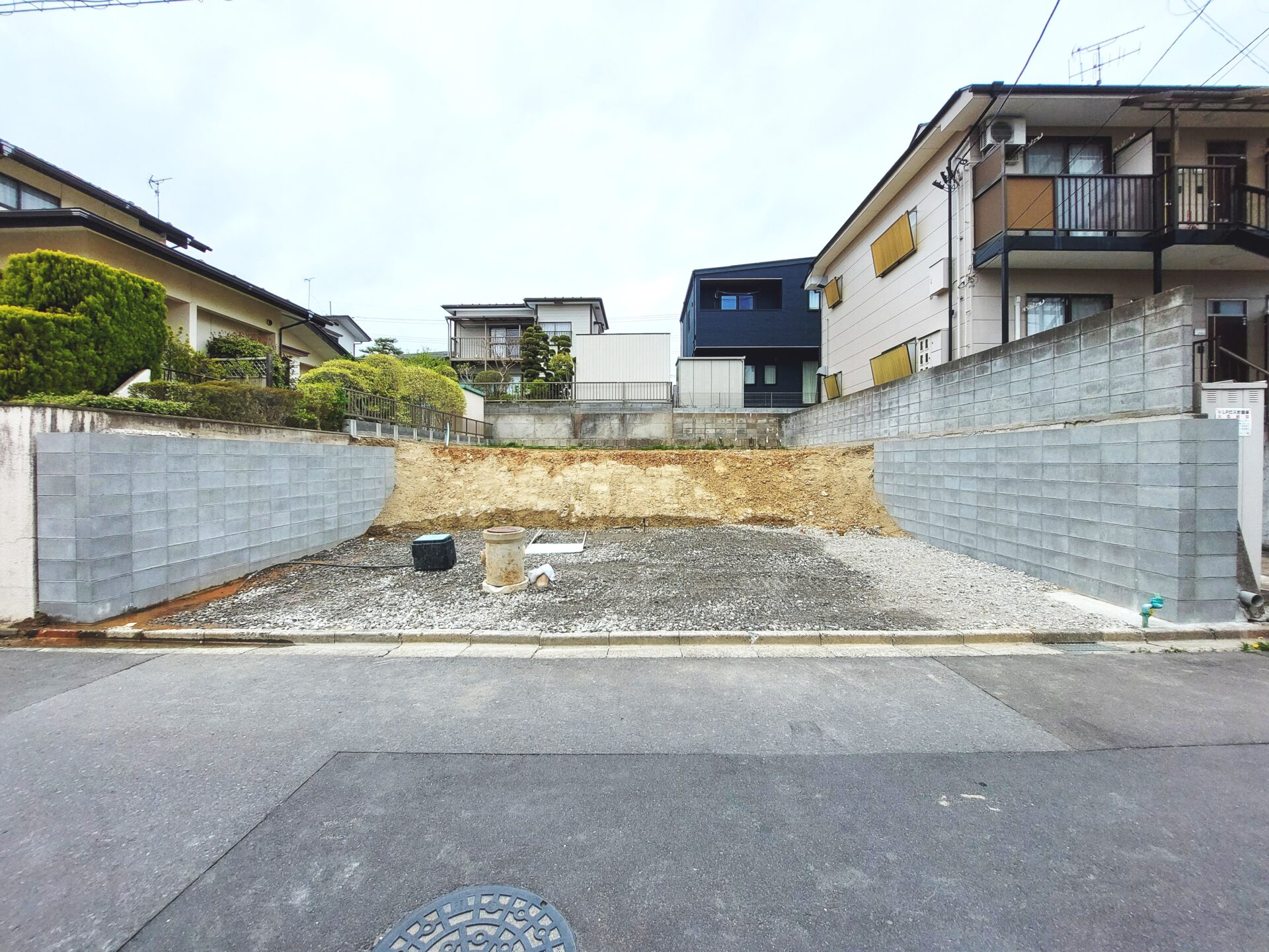 青葉区中山吉成3丁目(全1区画) 土地  / 1,190万円 / 住宅用地 / 南西道路 / 整形地 / 建築条件無し