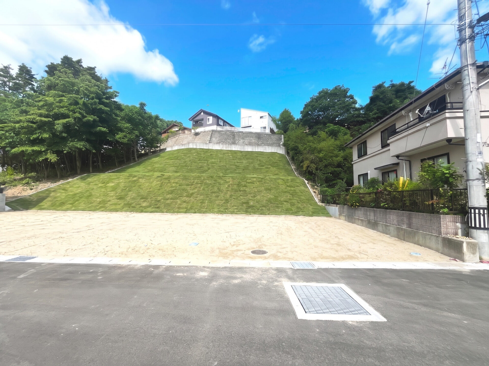 青葉区国見6丁目 土地 (全4区画) / 最終1区画 / 1,890万円 / 敷地約64坪 / 整形地 / 前面6ｍ道路 / 駅徒歩5分 / 建築条件無し