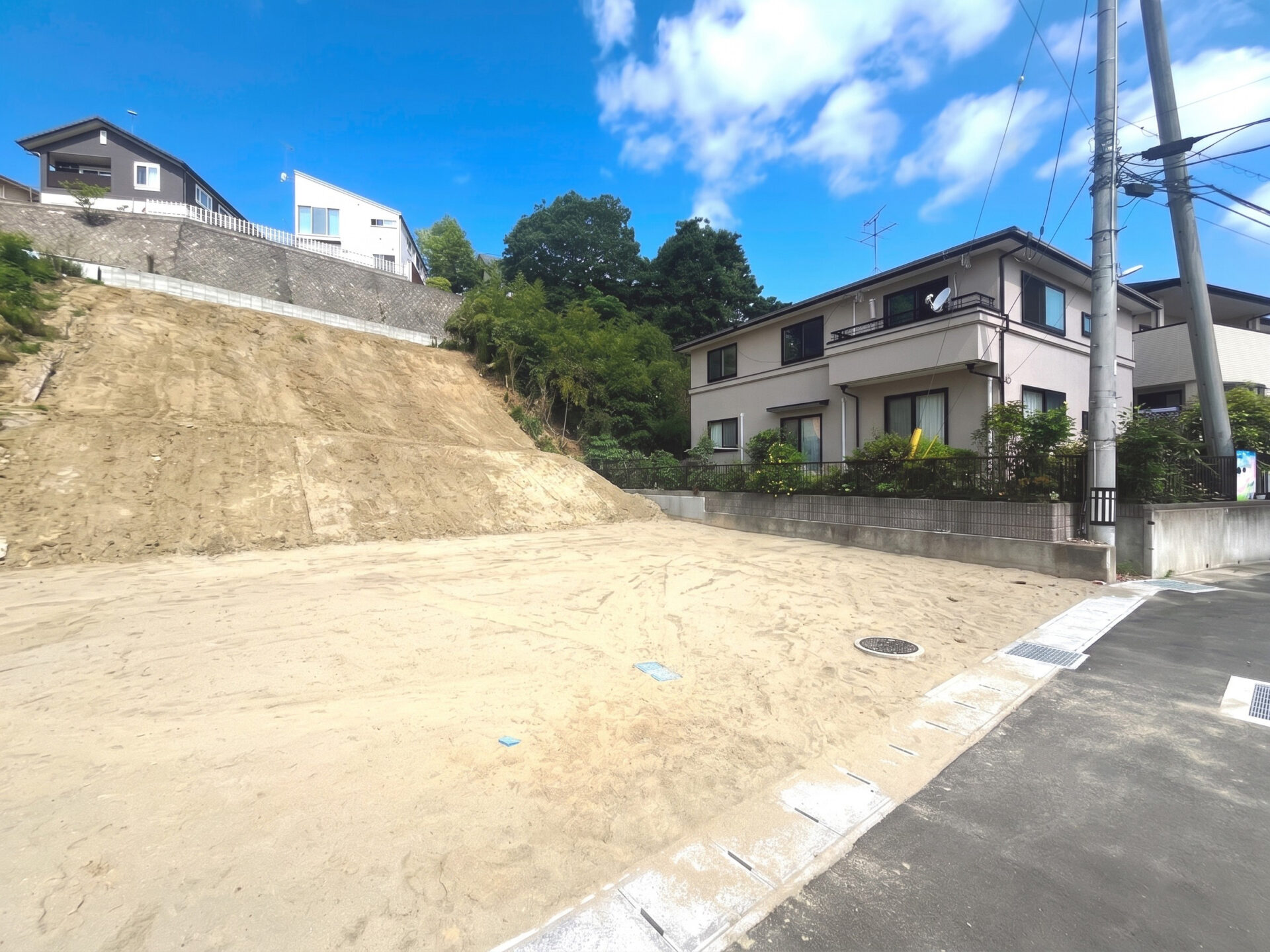 青葉区国見6丁目 土地 (全4区画) / 最終1区画 / 1,890万円 / 敷地約64坪 / 整形地 / 前面6ｍ道路 / 駅徒歩5分 / 建築条件無し