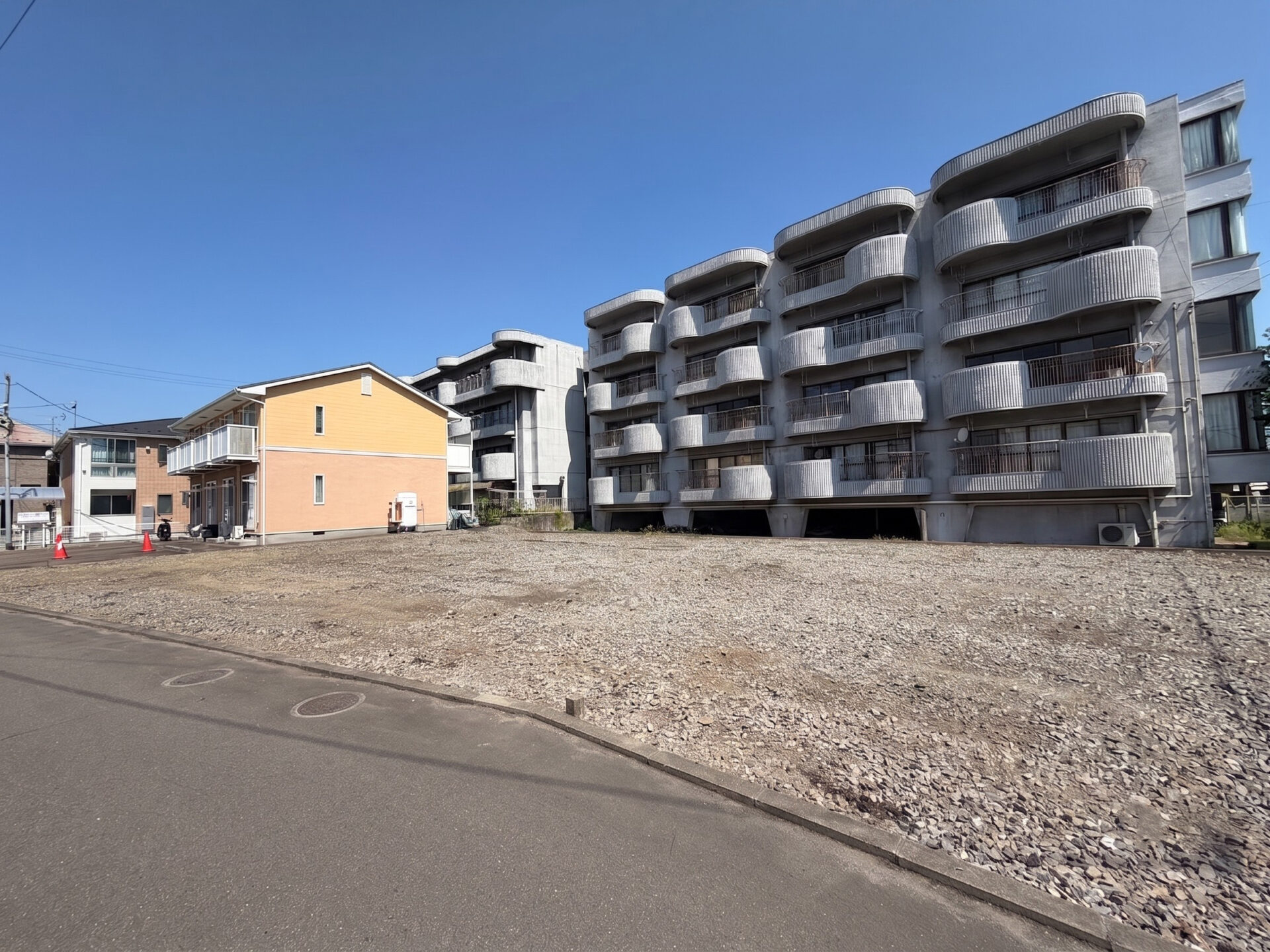 青葉区小田原6丁目(全1区画) 土地 / 14,100万円 / 仙台駅徒歩圏内 / 約121坪 / 南東角地 / 建築条件無し / 南面道路 / 整形地