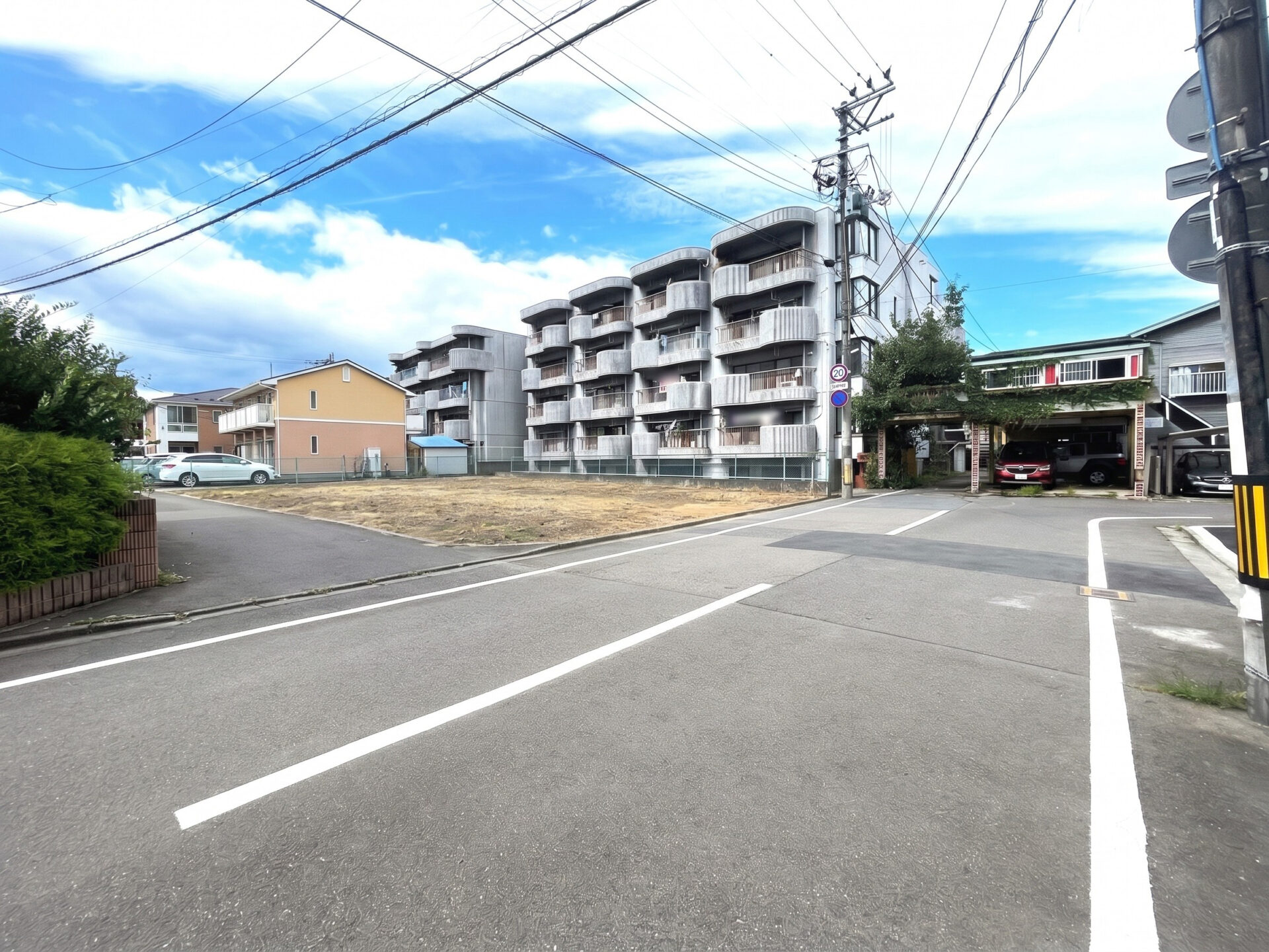 青葉区小田原6丁目(全1区画) 土地 / 14,100万円 / 仙台駅徒歩圏内 / 約121坪 / 南東角地 / 建築条件無し / 南面道路 / 整形地