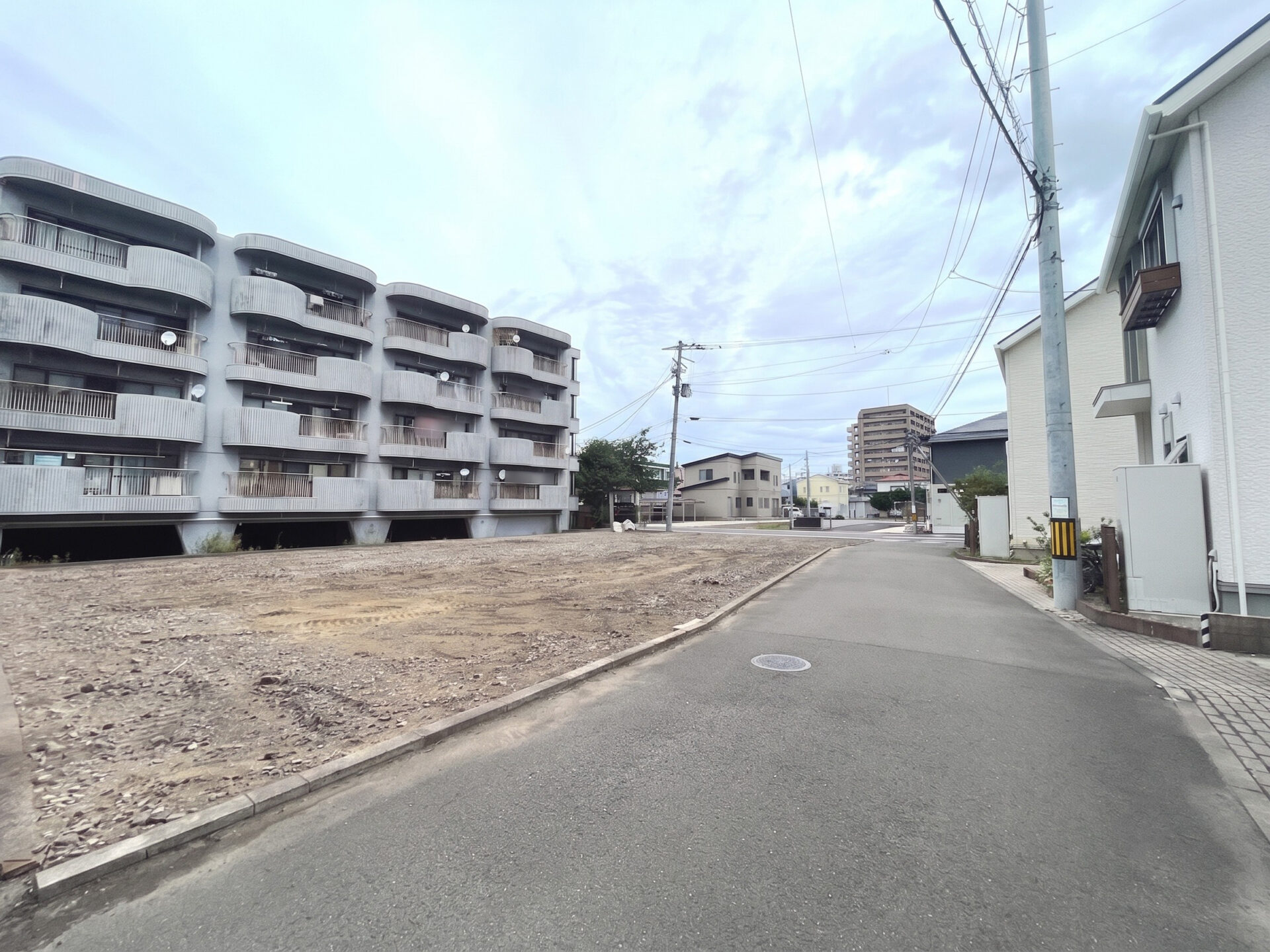 青葉区小田原6丁目(全1区画) 土地 / 14,100万円 / 仙台駅徒歩圏内 / 約121坪 / 南東角地 / 建築条件無し / 南面道路 / 整形地
