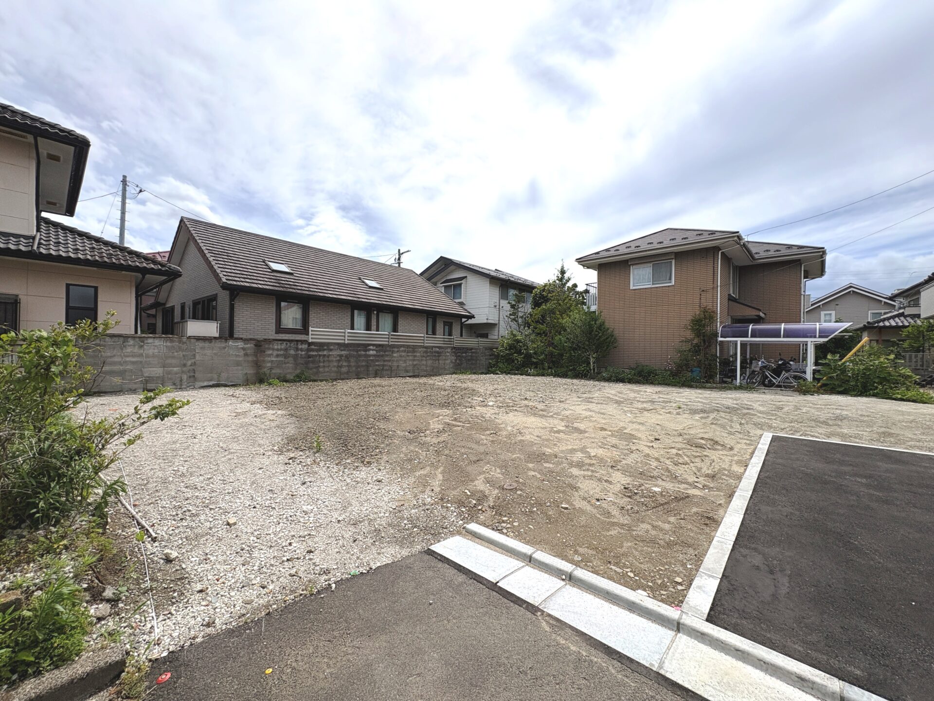 若林区南小泉4丁目(全1区画) 土地 / 2,880万円 / 約55坪 / 建築条件無し / 現況更地 / 整形地