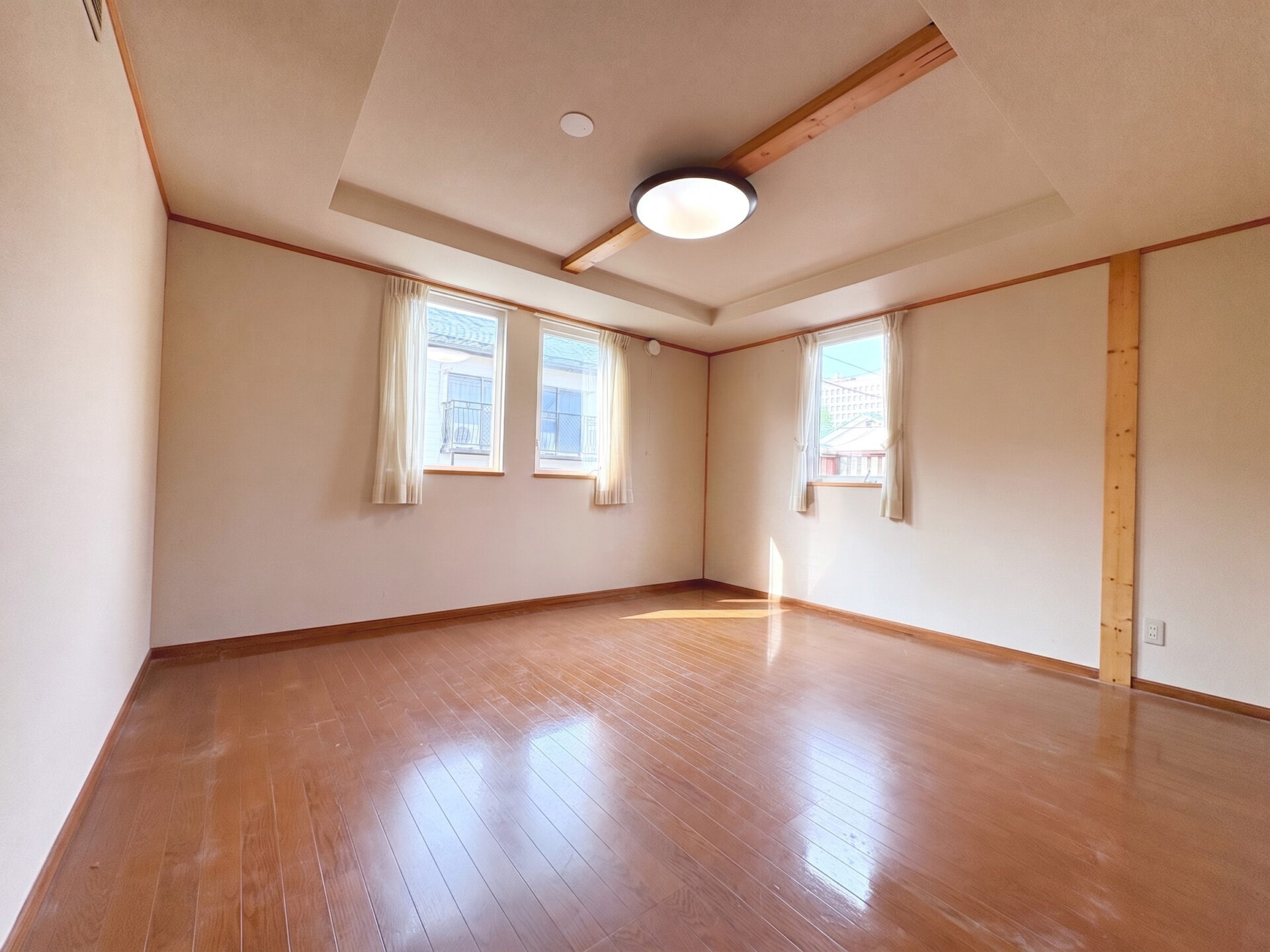 【新規物件】青葉区霊屋下事務所 / 6,400万円 / 北東角地 / ビルトイン車庫付き / 駅徒歩10分 / 空家 / 2×4工法 / 2階建て地下1階
