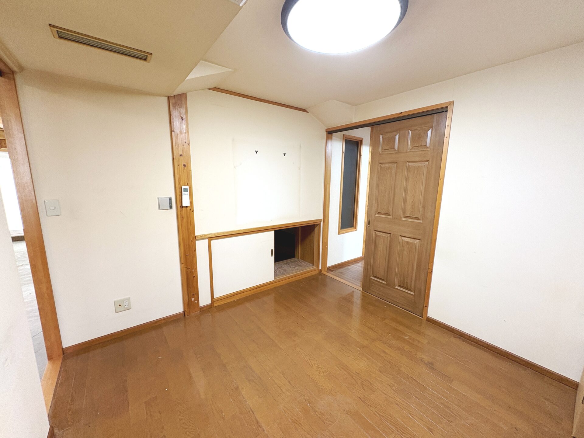 【新規物件】青葉区霊屋下事務所 / 6,400万円 / 北東角地 / ビルトイン車庫付き / 駅徒歩10分 / 空家 / 2×4工法 / 2階建て地下1階