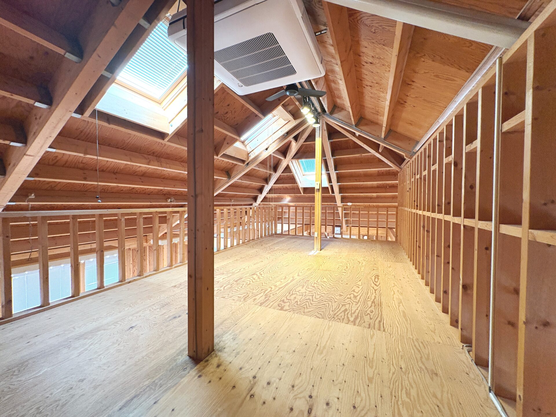 【新規物件】青葉区霊屋下事務所 / 6,400万円 / 北東角地 / ビルトイン車庫付き / 駅徒歩10分 / 空家 / 2×4工法 / 2階建て地下1階