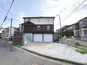 Read more about the article 青葉区霊屋下 事務所 / 6,300万円 / 北東角地 / ビルトイン車庫付き / 駅徒歩10分 / 内覧可能 / 2×4工法 / 2階建て地下1階