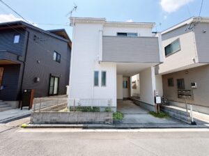 Read more about the article 【新規物件】さいたま市緑区道祖土4丁目 戸建 / 3,099万円 / 2026年2月リフォーム完了済み / 車庫付き / 4LDK+小屋裏収納付き / スーパー徒歩4分 / 2階リビング