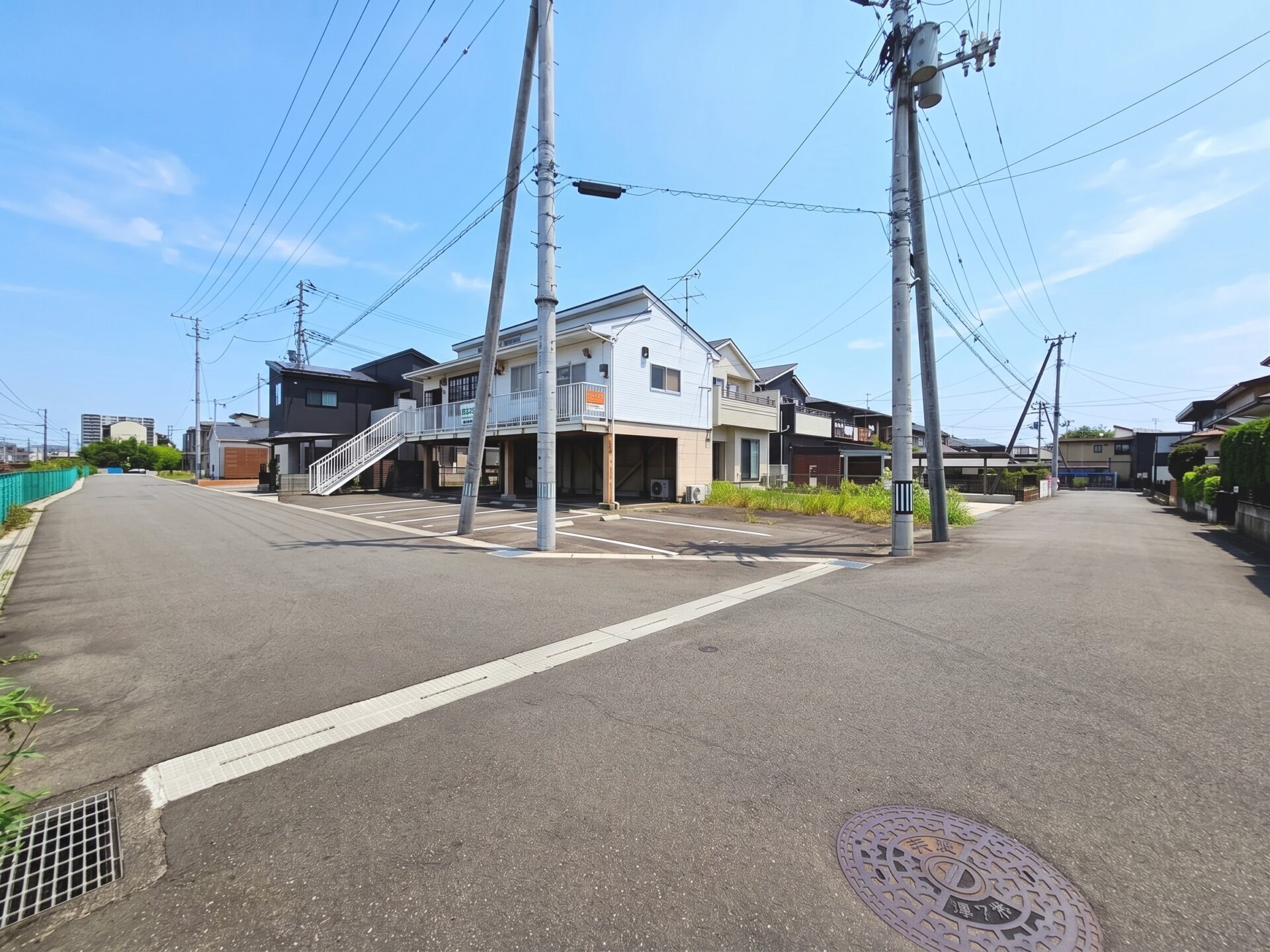 【新規物件】名取市上余田字市坪 売駐車場+借地 / オーナーチェンジ / 1,700万円 / 満室想定利回り3.17％ / 現況満車稼働 / 南西角地 / 前面広々6ｍ道路 / 南面道路