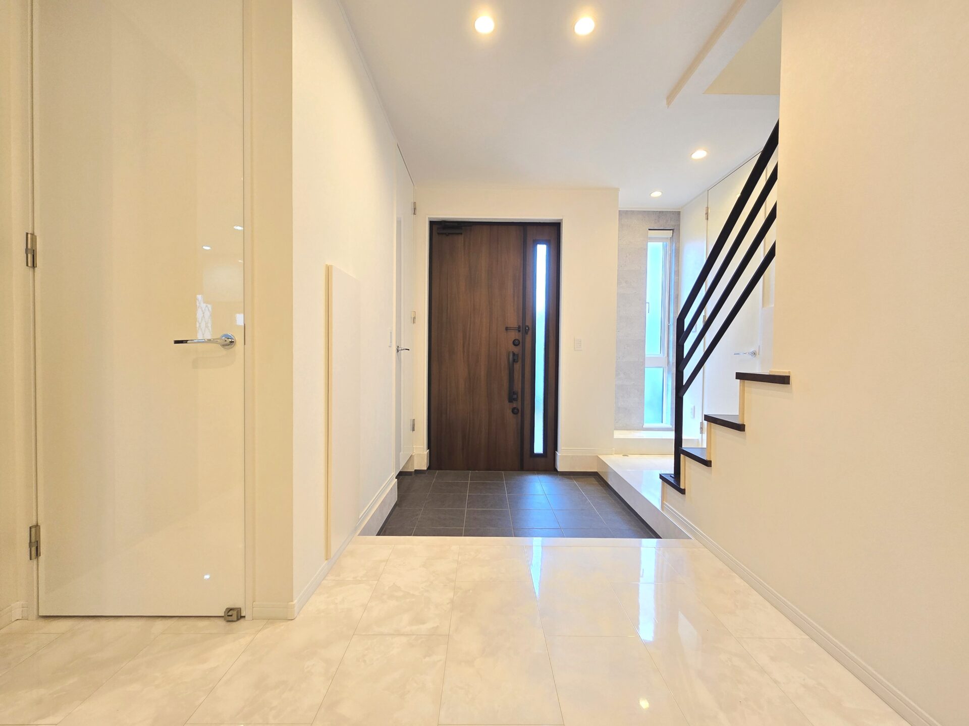 【新規物件】若林区荒井1丁目 戸建 / 9,300万円 / 7LLLDDDKKK / ロフト付き / 敷地約147坪 / 2面道路 / 駐車5台以上可能 / 空家 / 小学校徒歩5分 / 築浅