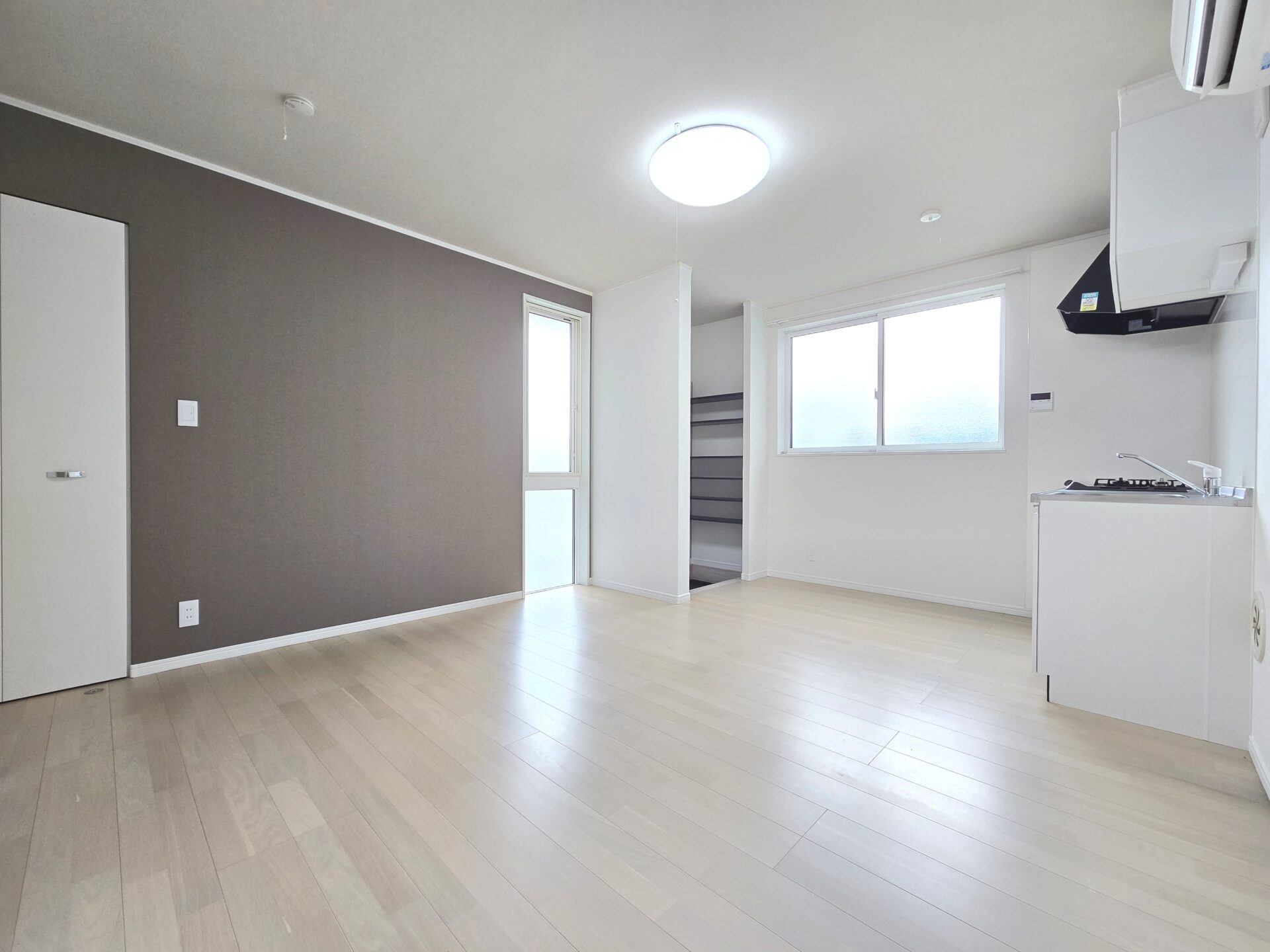 【新規物件】若林区荒井1丁目 戸建 / 9,300万円 / 7LLLDDDKKK / ロフト付き / 敷地約147坪 / 2面道路 / 駐車5台以上可能 / 空家 / 小学校徒歩5分 / 築浅
