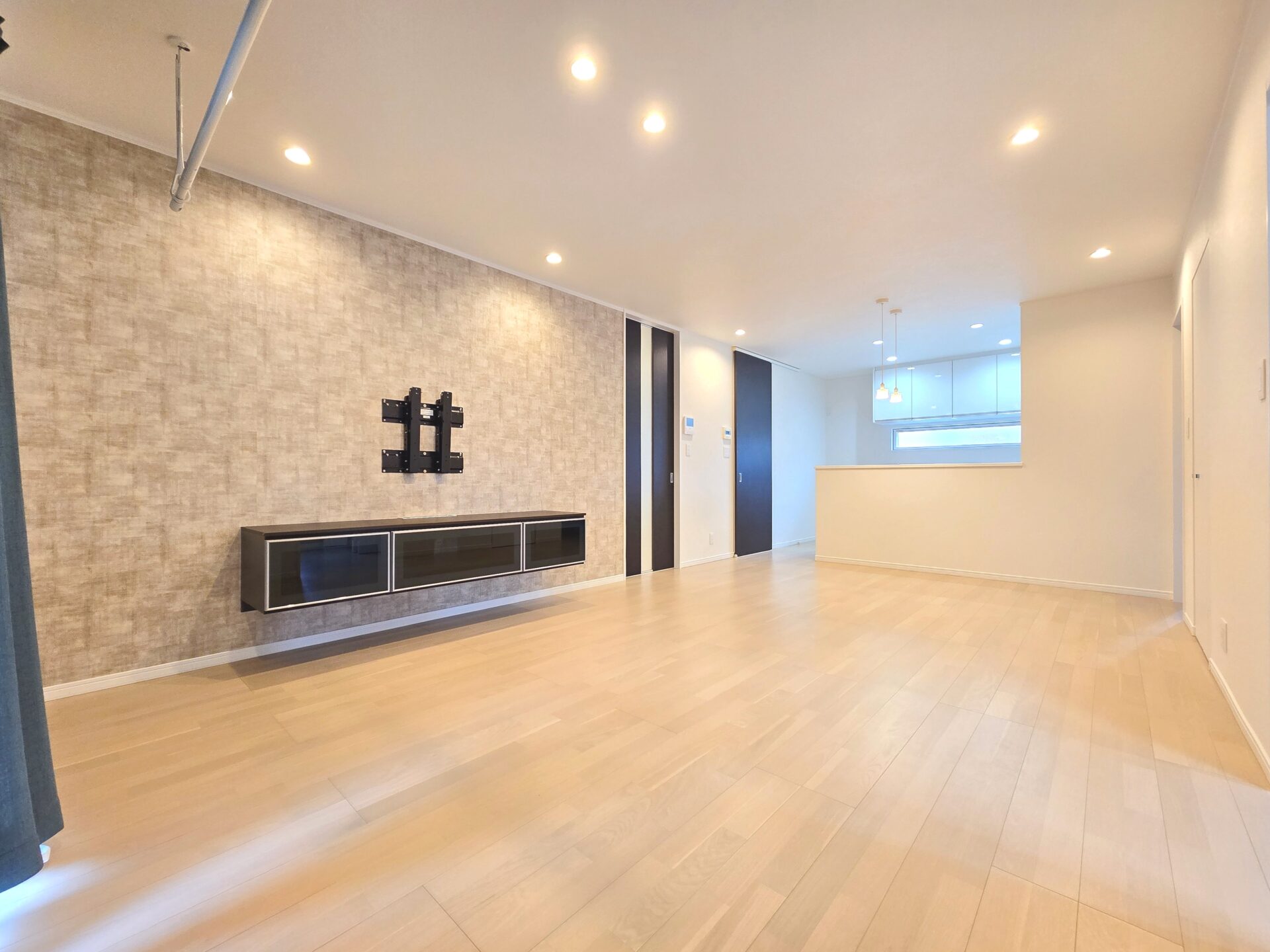 【新規物件】若林区荒井1丁目 戸建 / 9,300万円 / 7LLLDDDKKK / ロフト付き / 敷地約147坪 / 2面道路 / 駐車5台以上可能 / 空家 / 小学校徒歩5分 / 築浅