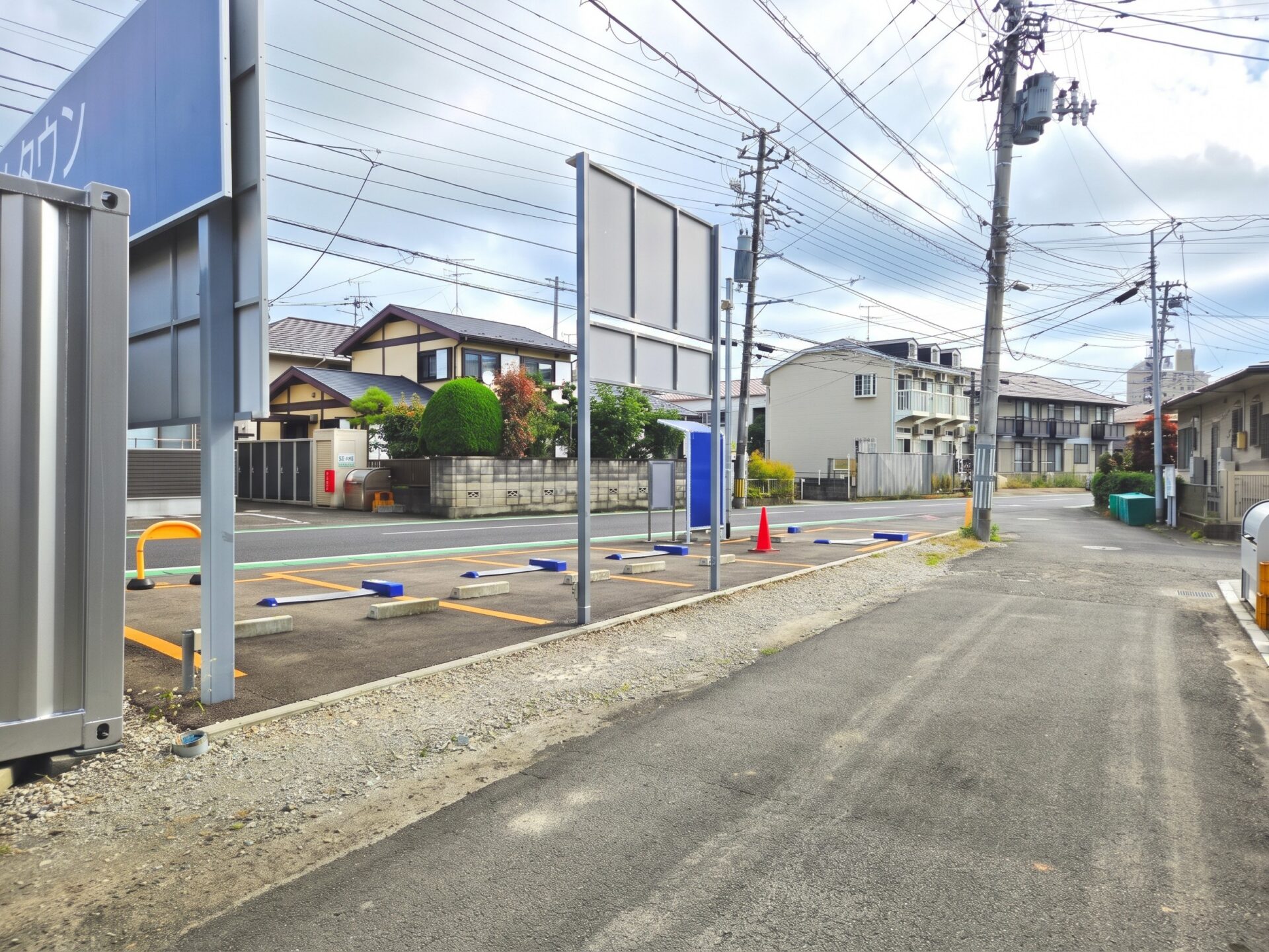 【新規物件】フルパーキング葉山町 / オーナーチェンジ / 3,500万円 / 満室想定利回り5.57％ / コインパーキング+広告看板 / 現況販売 / 南東角地
