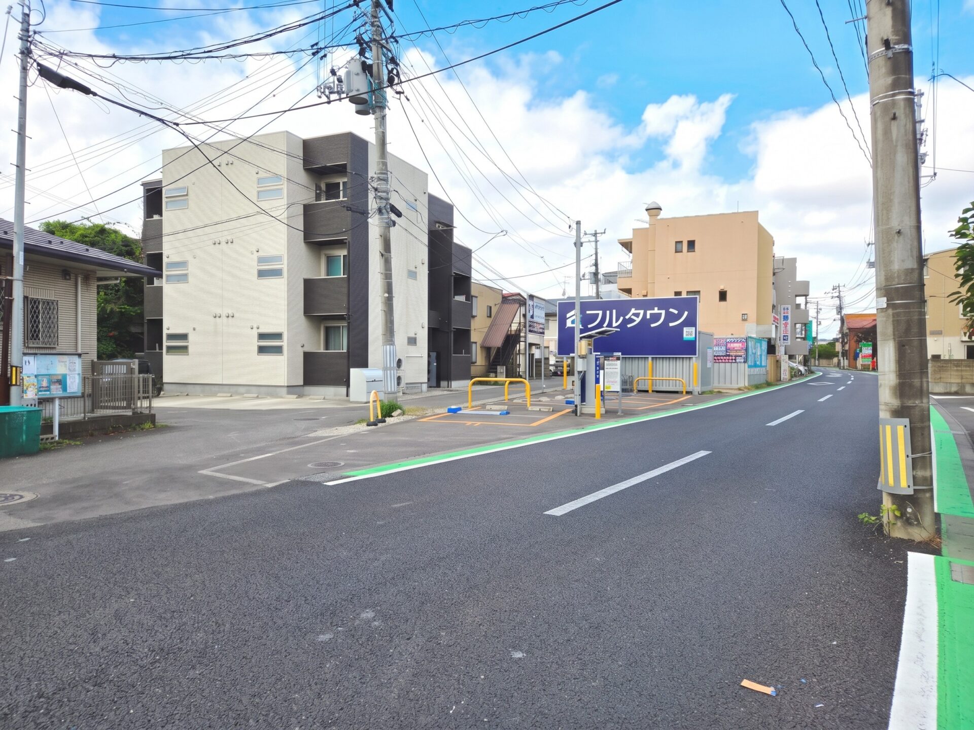 【新規物件】フルパーキング葉山町 / オーナーチェンジ / 3,500万円 / 満室想定利回り5.57％ / コインパーキング+広告看板 / 現況販売 / 南東角地