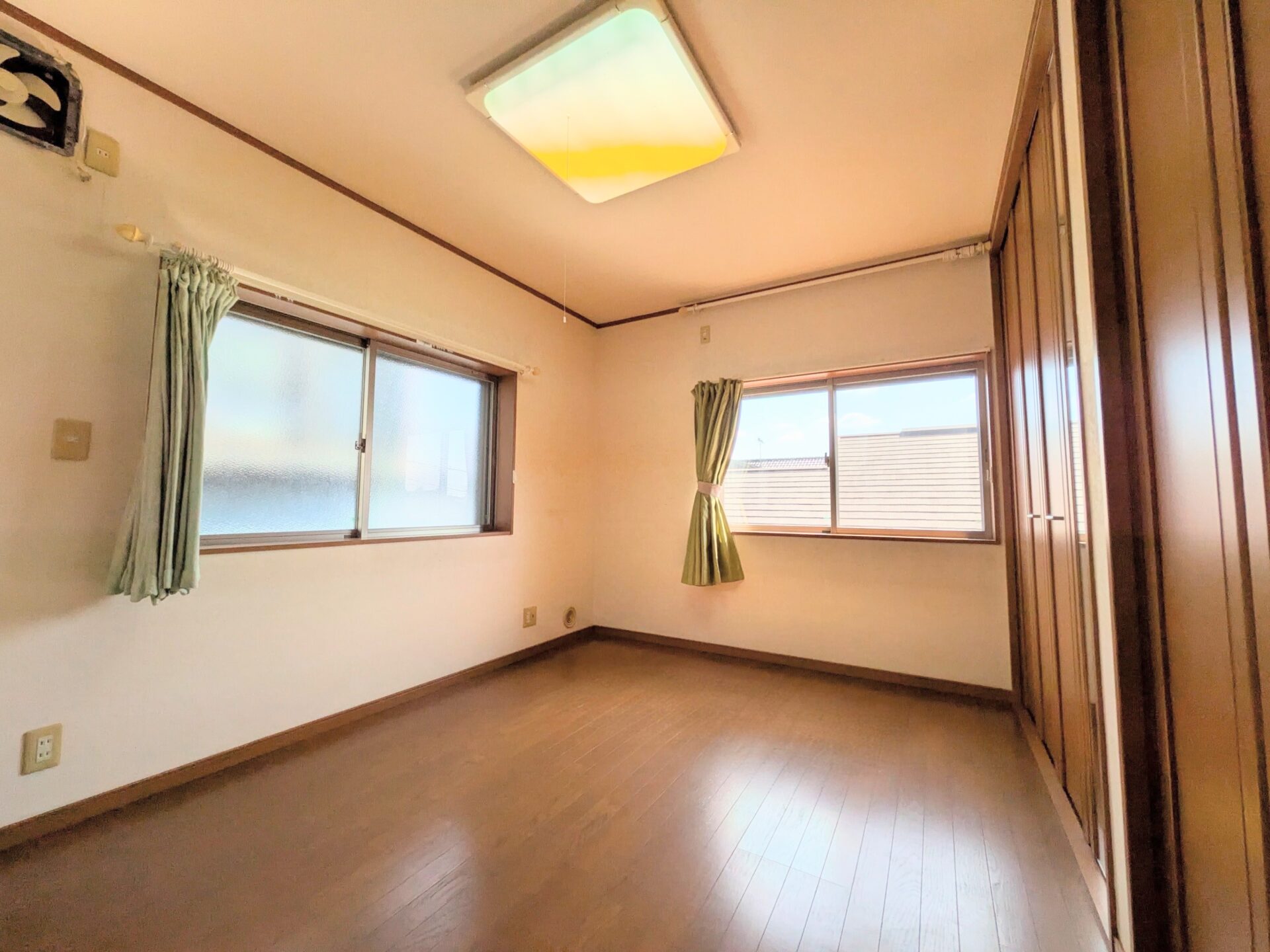 【新規物件】さいたま市浦和区大東3丁目 戸建 / 2,999万円 / 北西角地 / 5K+納戸付き / 小学校徒歩5分 / 3階建て