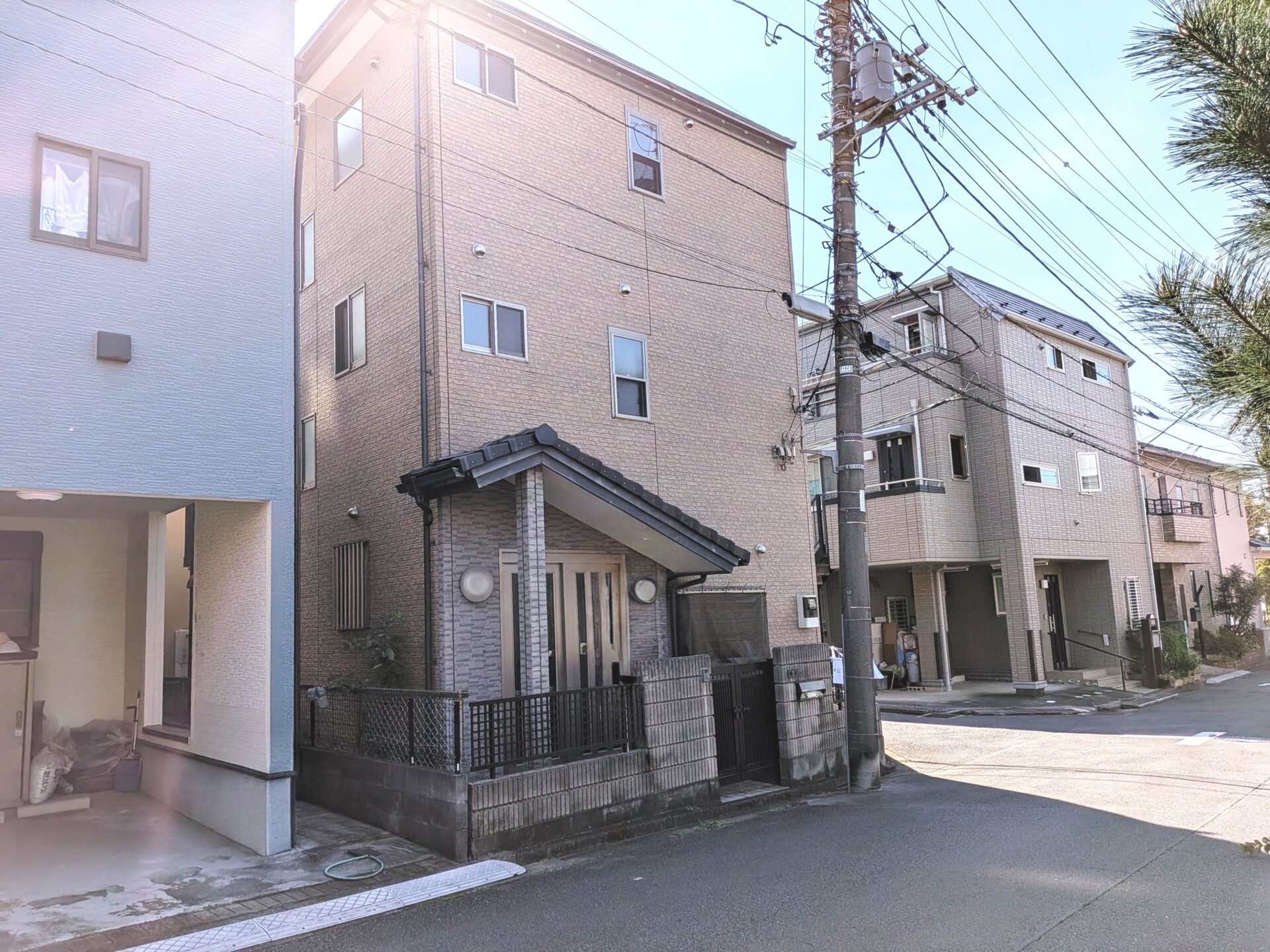 【新規物件】さいたま市浦和区大東3丁目 戸建 / 2,999万円 / 北西角地 / 5K+納戸付き / 小学校徒歩5分 / 3階建て
